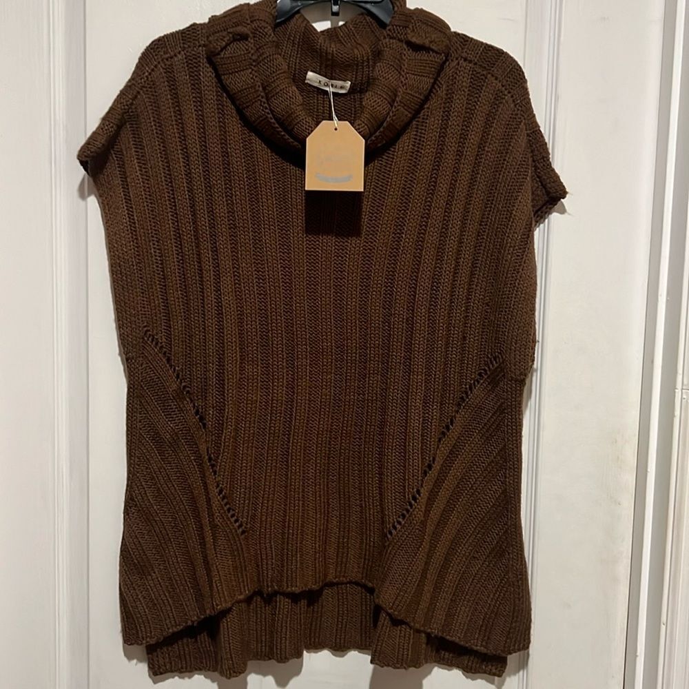 Kori turtle neck sweater vest